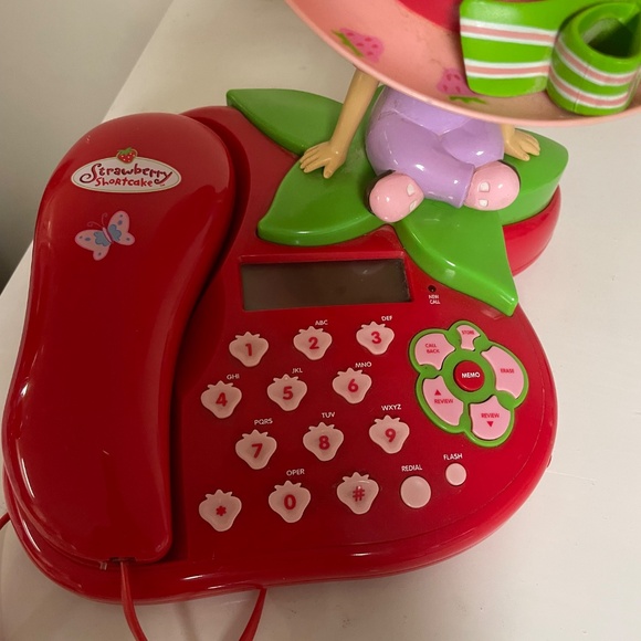 Vintage Strawberry Shortcake Phone - Picture 6 of 6
